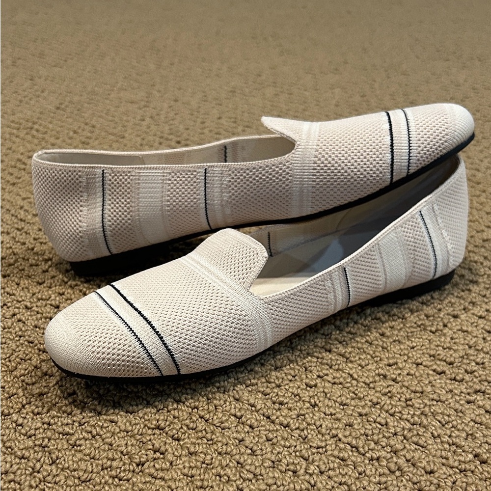 NEW Vivaia Round-Toe Stripe Elly Loafers Cream Tan Black EU size 41 / US size 10